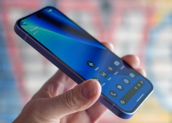 The Google Pixel 10a: A Flat Design That Stands Out by Lying Still