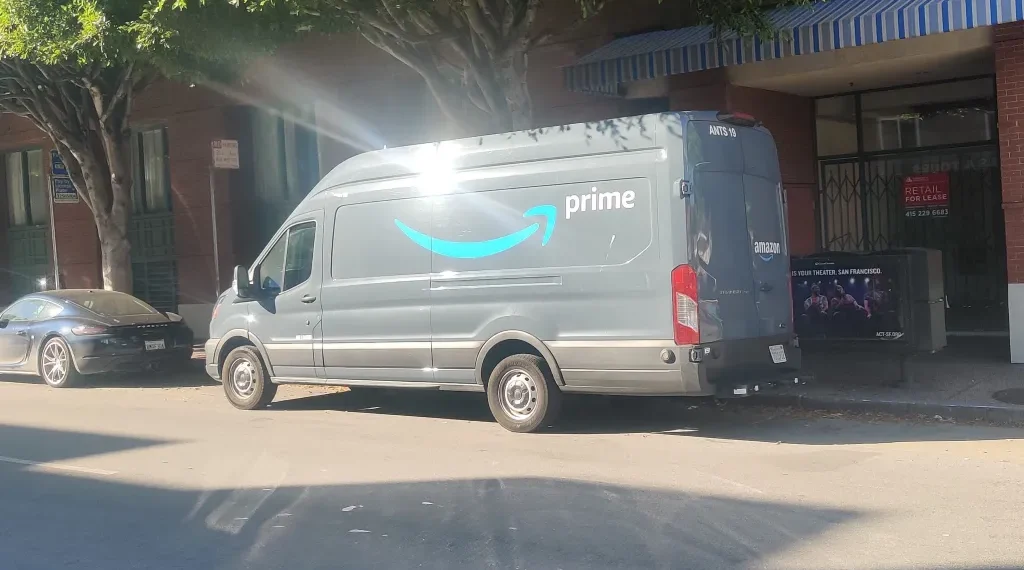 Amazon to Implement 3.5% Fuel Surcharge as Iran Conflict Disrupts Global Energy